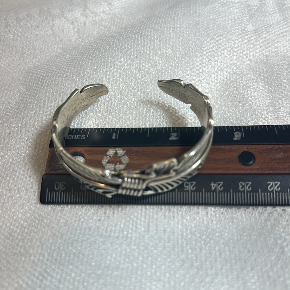 Robert Kelly Navajo Indian feather cuff bangle bracelet silver - Picture 7 of 9